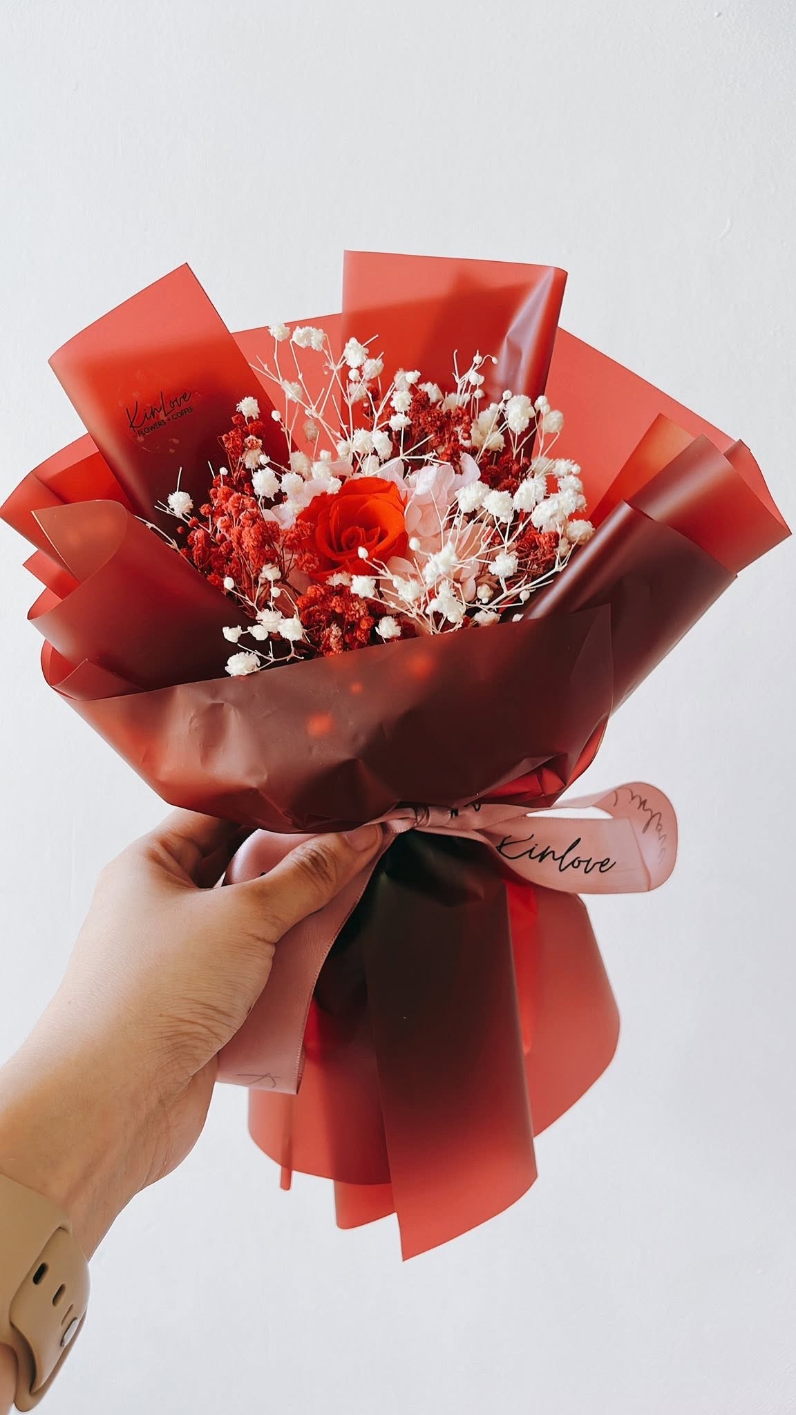 Dried flower bouquet in warm tones